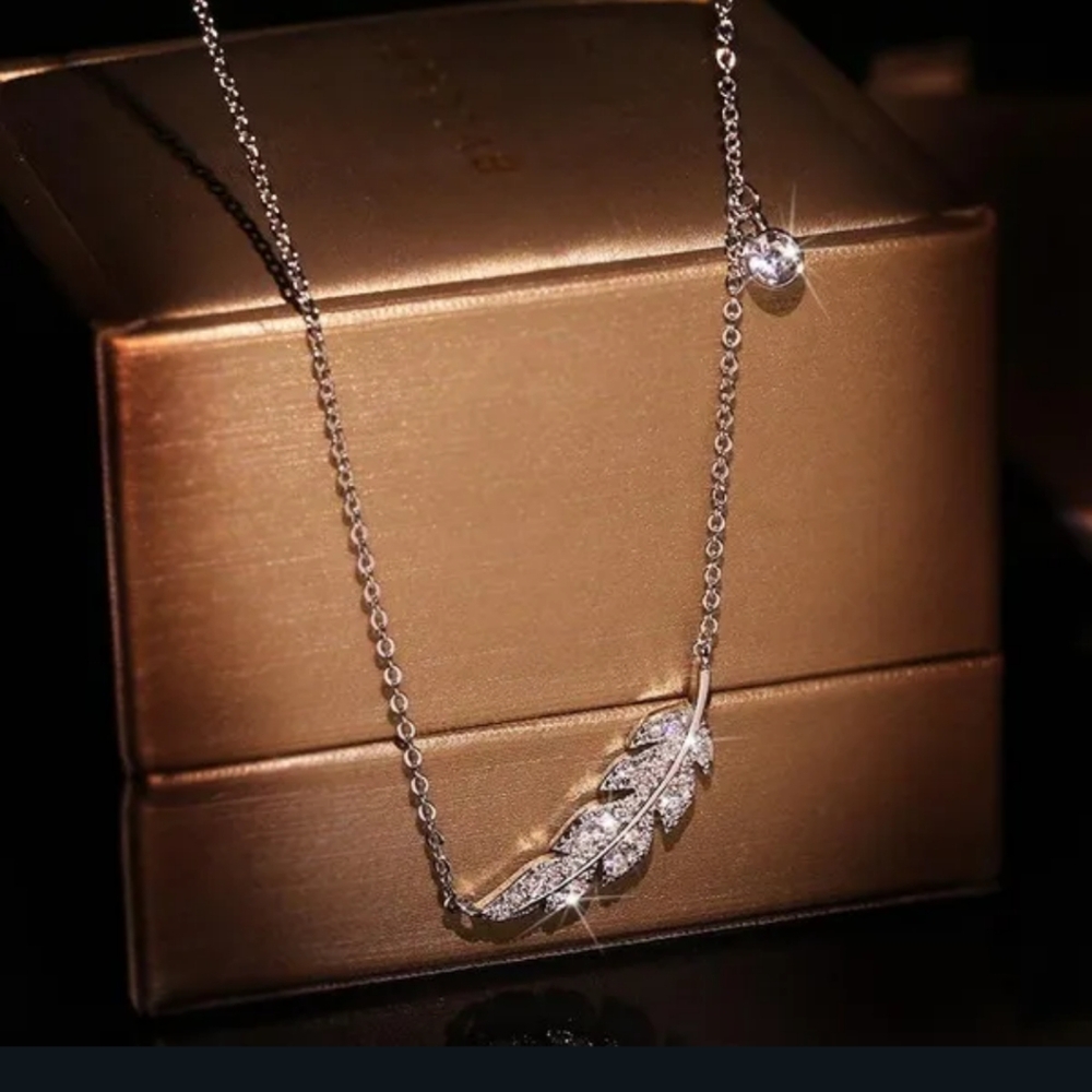 NWT Bohemian Crystal Angel Feather Wing Pendant Necklace - Picture 3 of 3